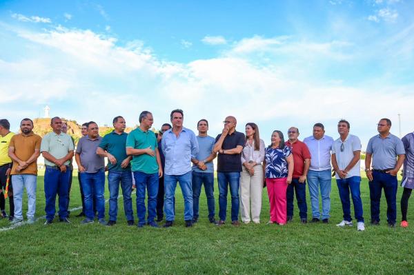  Ciro prestigia jogo de futebol no anivers&aacute;rio de Oeiras e destaca investimentos(Imagem:Ascom)