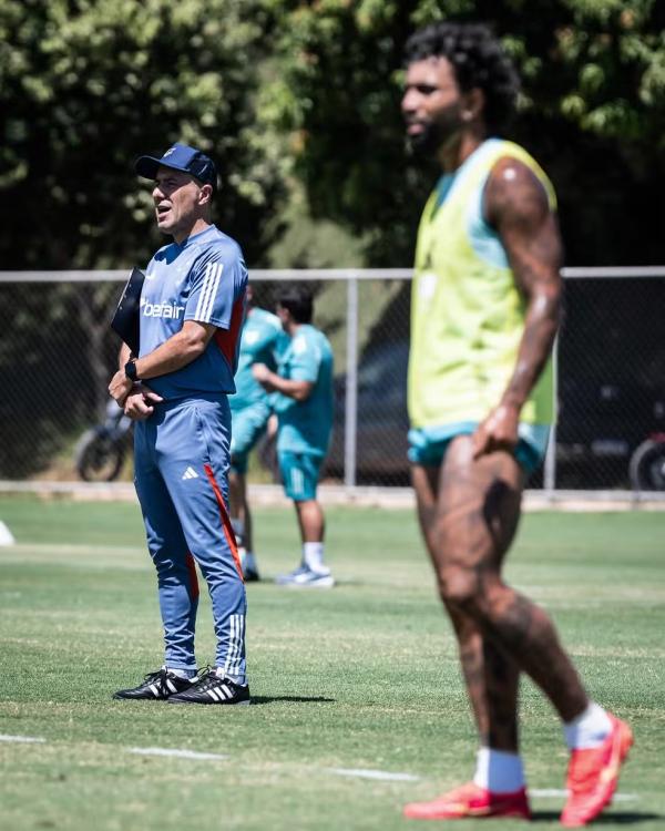 Leonardo Jardim e Gabigol em treino do Cruzeiro.(Imagem:Gustavo Aleixo/Cruzeiro)