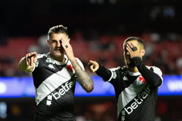 Vegetti e Coutinho em São Paulo x Vasco pelo Brasileirão 2025.(Imagem:Matheus Lima | Vasco da Gama)