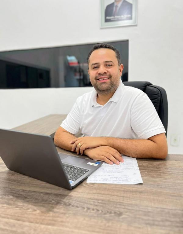 Ex-vereador Akassio cobra inclusão de eventos religiosos na programação dos 128 anos de Floriano(Imagem:Reprodução)