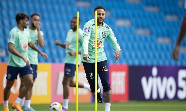 Técnico Tite testa quinteto ofensivo na partida que começa às 15h30.(Imagem:Lucas Figueiredo/CBF/Direitos Reservados)