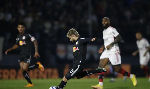 Ainda sonhando com título, Fla e Bragantino se enfrentam no Maracanã.(Imagem:Ari Ferreira/Red Bull Bragantino/Direitos Reserv)