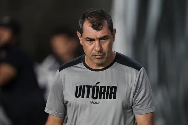 Fábio Carille em Vitória x Flamengo, no Maracanã.(Imagem:Thiago Ribeiro/AGIF)