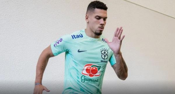 Paulinho sofre intolerância religiosa após jogo pela Seleção(Imagem:Lucas Figueiredo / CBF)