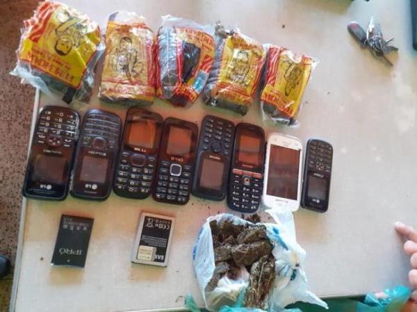 Agentes interceptam entrada de celulares na penitenciária Vereda Grande(Imagem:Divulgação/Sejus-PI)