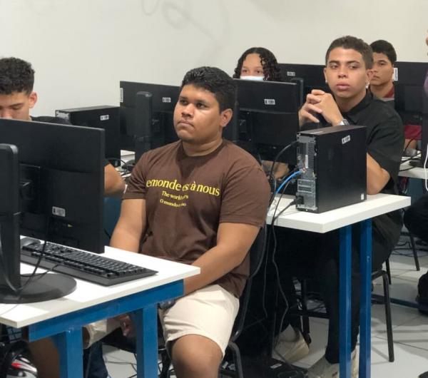 laborat&oacute;rios de inform&aacute;tica(Imagem: Ascom Uespi)