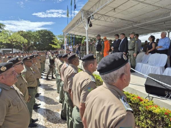 PMPI homenageia policiais e forma turma de oficiais durante solenidade do Dia de Tiradentes.(Imagem:Divulgação)