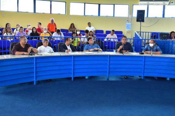 Vereadores de Floriano acompanham prestação de contas da gestão municipal (Imagem:Reprodução)