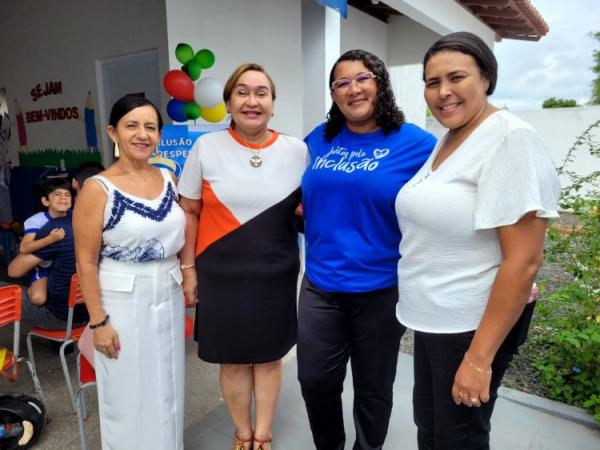 Secretaria de Educação de Floriano realiza ação em alusão ao