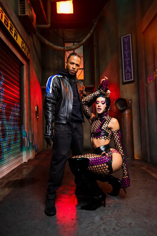 Pabllo Vittar mistura k-pop com funk em single com DJ Rennan da Penha(Imagem:Divulgação)