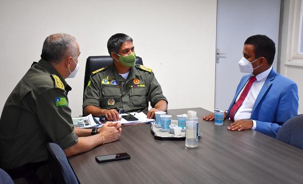 Deputado Francisco Costa participa de reunião para tratar segurança pública em Floriano.(Imagem:Reprodução/Instagram)