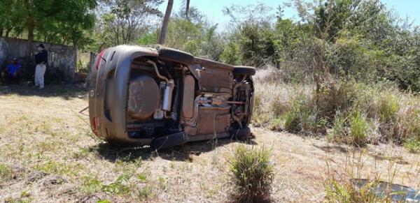 Carro conduzido pela mulher vítima do acidente em Teresina.(Imagem:Divulgação/PRF-PI)