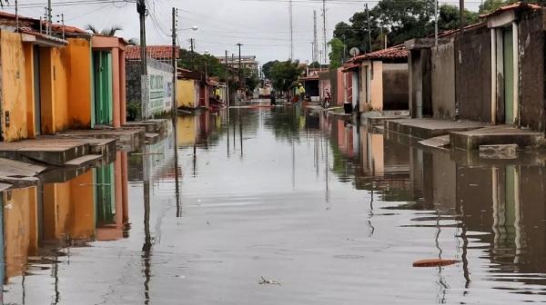 Foram registradas fortes chuvas em Parnaíba, Litoral do Piauí.(Imagem:Kairo Amaral/TV Clube)