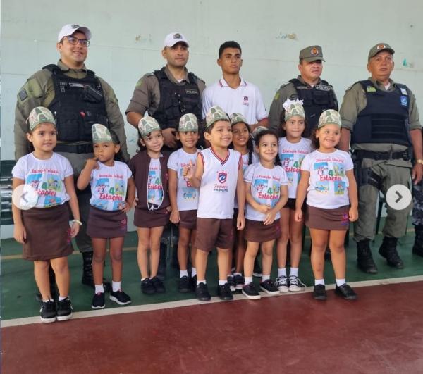Escola Pequeno Príncipe em Floriano celebra o Dia do Soldado com evento especial.(Imagem:Reprodução/Instagram )