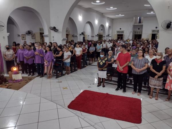 Fiéis participam da Missa de Cinzas (Imagem:FlorianoNews)