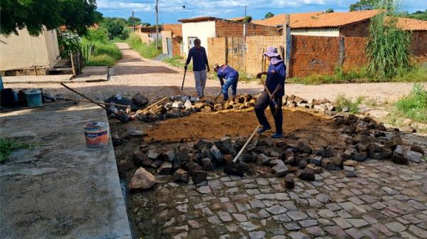 Infraestrutura de Floriano realiza Opera&ccedil;&atilde;o Tapa-Buracos em diversos pontos no m&ecirc;s de abril.(Imagem:Secom)