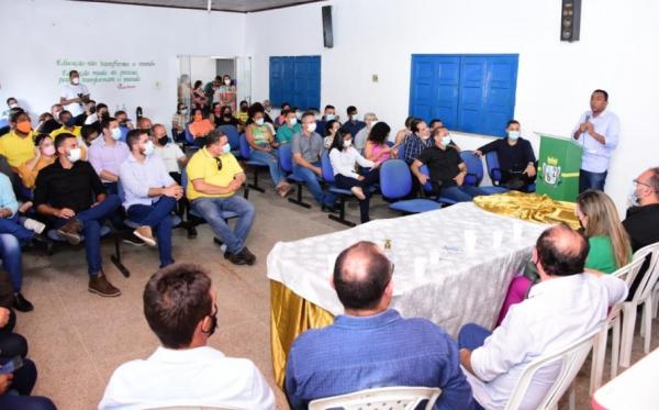  Prefeito Joel realiza entrega de novos equipamentos para rede municipal de ensino(Imagem:Secom)