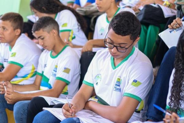 Estudantes se preparam para vestibular.(Imagem:Divulgação/Seduc)