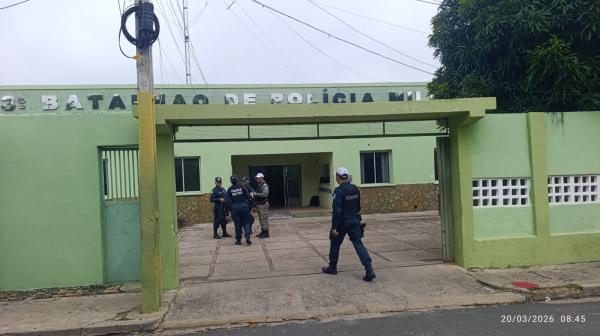 3&ordm; BPM de Floriano apresenta novo fardamento da PM em meio a investimentos de R$ 24 mi na seguran&ccedil;a.(Imagem:FlorianoNews)