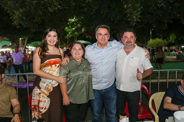 Ciro Nogueira é recebido por prefeita e participa do Festival de Cultura em Santa Cruz do Piauí (Imagem:Ascom)