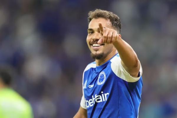 Eduardo n&atilde;o vai seguir no Cruzeiro em 2026.(Imagem:Agif)