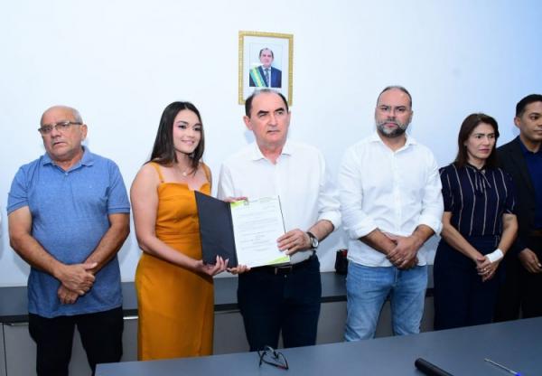 Empossada a nova secretária de Comunicação de Floriano(Imagem:Secom)