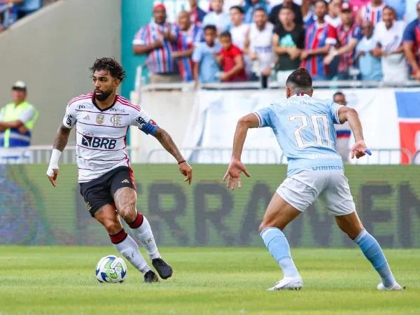 Gabigol é cobrado por torcedores após vitória do Flamengo diante do Bahia(Imagem:Renan Oliveira)