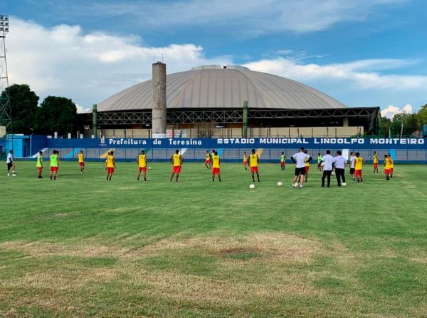 Treino do Flamengo-PI no estádio Lindolfo Monteiro, em Teresina.(Imagem:Fábio Lima)