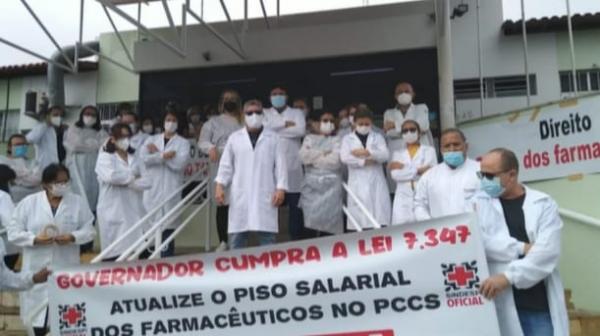 Água da chuva invade salas do Laboratório Central e servidores protestam(Imagem:Reprodução)