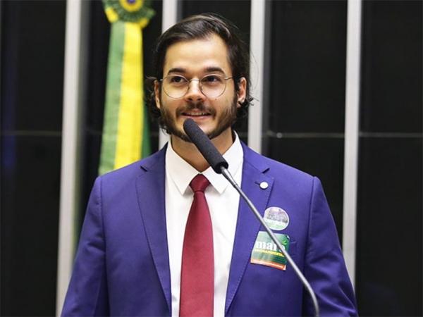 O deputado federal Túlio Gadelha, eleito pelo PDT em Pernambuco, anunciou neste sábado (18), no Recife, sua filiação à Rede Sustentabilidade, partido fundado pela ex-ministra Marin(Imagem:Reprodução)