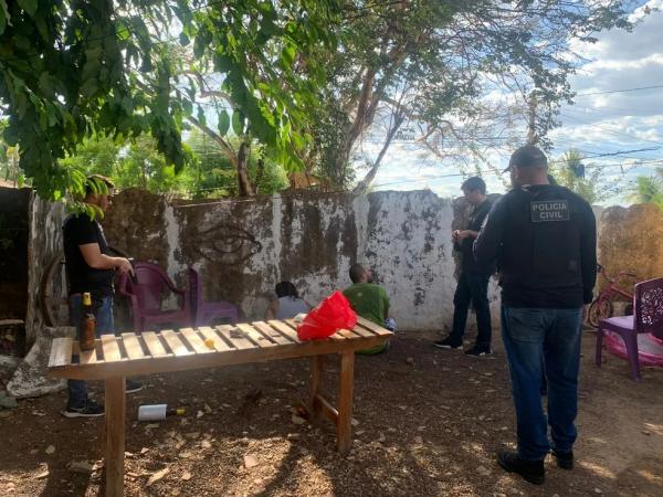 Casal suspeito de comandar boca de fumo em Campo Maior é preso em flagrante.(Imagem:Polícia Civil)