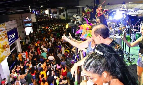 Segundo arrastão com Dany Melody fez multidão delirar de alegria no carnaval de Floriano(Imagem:Secom)