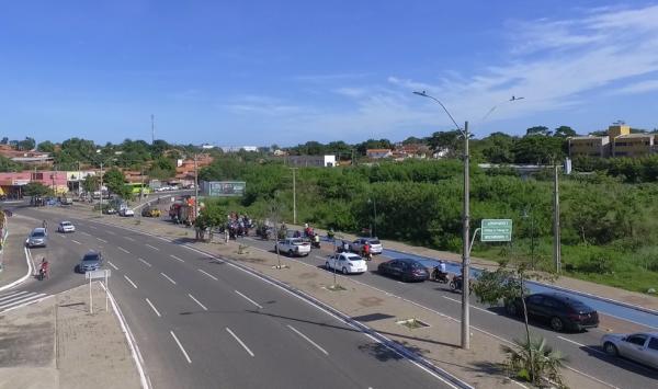 Cortejo em homenagem ao ex-prefeito Firmino Filho percorre todas as zonas de Teresina.(Imagem:Magno Bonfim/TV Clube)