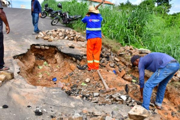 SEINFRA realiza obras de tapa-buracos no Planalto Sambaíba e desobstrução em ruas de Floriano(Imagem:Secom)