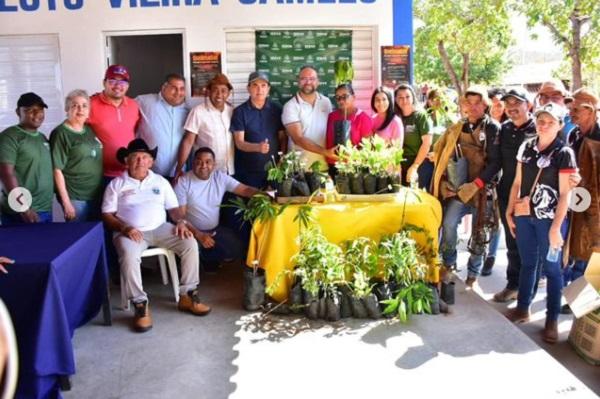 Vereadores marcam presença na Festa do Vaqueiro no Distrito Amolar.(Imagem: Reprodução/Instagram)