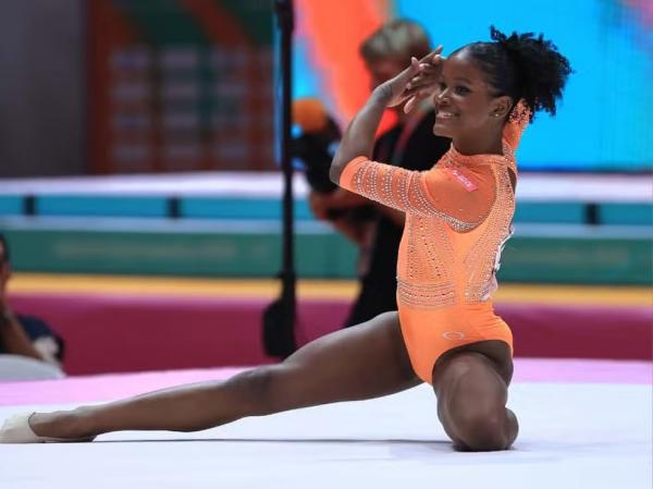 Júlia Coutinho no Mundial de ginástica.(Imagem: RICARDO BUFOLIN / PANAMERICA PRESS)
