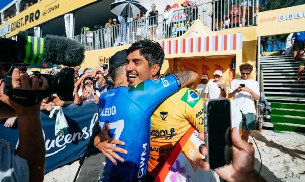 Outros seis brasileiros devem estrear na madrugada deste s&aacute;bado.(Imagem:Andrew Shield/World Surf League/Direitos Reservado)