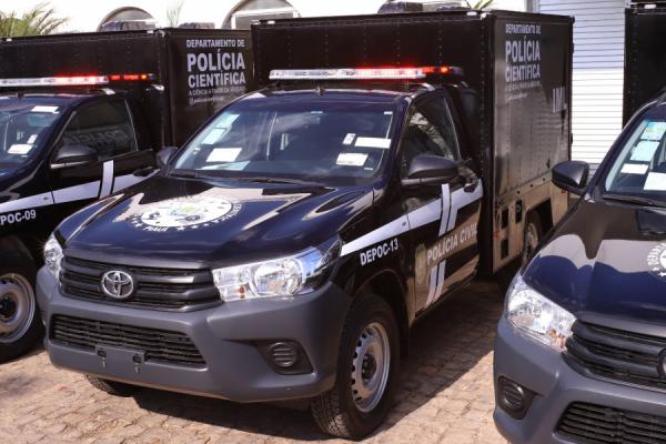 Instituto Médico Legal recebe 13 novas viaturas equipadas para transporte de cadáveres e evidências, ampliando a eficiência nas investigações criminais.(Imagem: Divulgação)