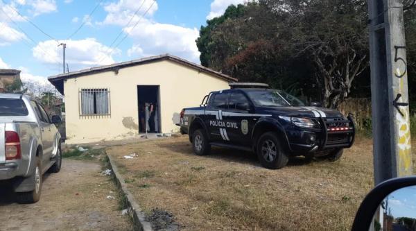  Casal suspeito de comandar boca de fumo em Campo Maior é preso em flagrante.(Imagem: Polícia Civil )