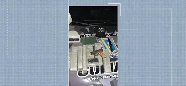 PM apreende 7 kg de skunk e arma durante a Operação Tiradentes em Teresina.(Imagem:Reprodução)