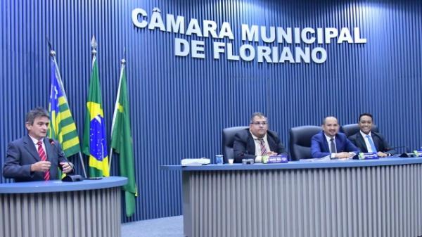 Parlamentares cobram melhorias no funcionamento do transporte escolar em Floriano.(Imagem:CMF)