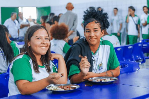 Tempo integral garante mais aprendizado e três refeições saudáveis por dia nas escolas estaduais(Imagem:Divulgação)