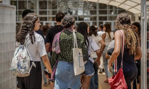 Seleção é feita com base nas notas do estudante no Enem.(Imagem:Rafa Neddermeyer/Agência Brasil)