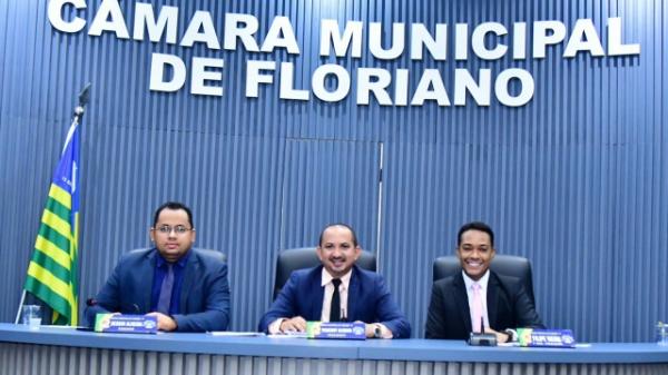 Vereadores Dessim Almeida, Marcony Alisson e Felipe Vieira.(Imagem:CMF)