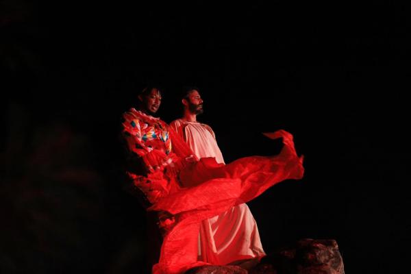 Segundo a organização, nas duas noites de apresentação, cerca de 12 mil pessoas passaram pelo Teatro Cidade Cenográfica(Imagem:Francisco Gondim/Grupo Escalet)