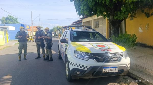 Pol&iacute;cia Militar refor&ccedil;a seguran&ccedil;a durante o Carnaval em Floriano.(Imagem:FlorianoNews)