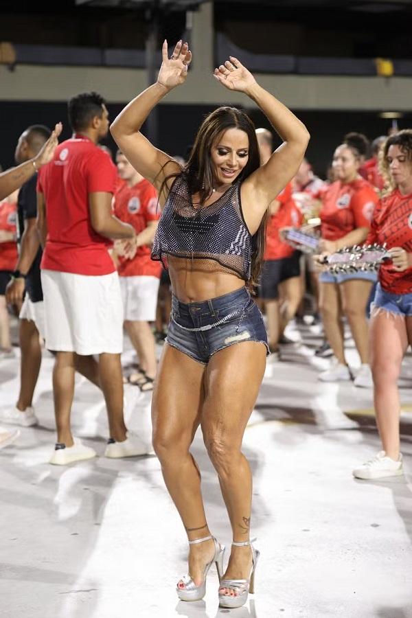 Viviane Araujo arrasa em ensaio da bateria do Salgueiro.(Imagem:Brazil News)