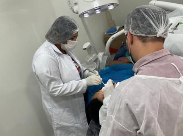 Floriano recebe o ônibus do Implante Odontológico e leva mais sorrisos à população.(Imagem:Reprodução/Instagram)