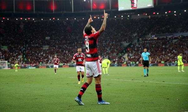 Brasileiro: Flamengo derrota Palmeiras e mantém vivo sonho por título.(Imagem:Reuters/Ricardo Moraes/Direitos Reservados)