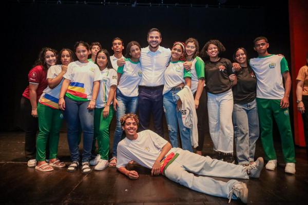 Estudantes de escola estadual de Teresina encenaram a peça ?A Batalha do Jenipapo: As Vozes da Revolução? e documentário dos bastidores foi exibido no Theatro 4 de Setembro.(Imagem:Letícia Santos)